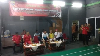Edi Purwanto Buka Kejuaraan Bulutangkis Antar OPD